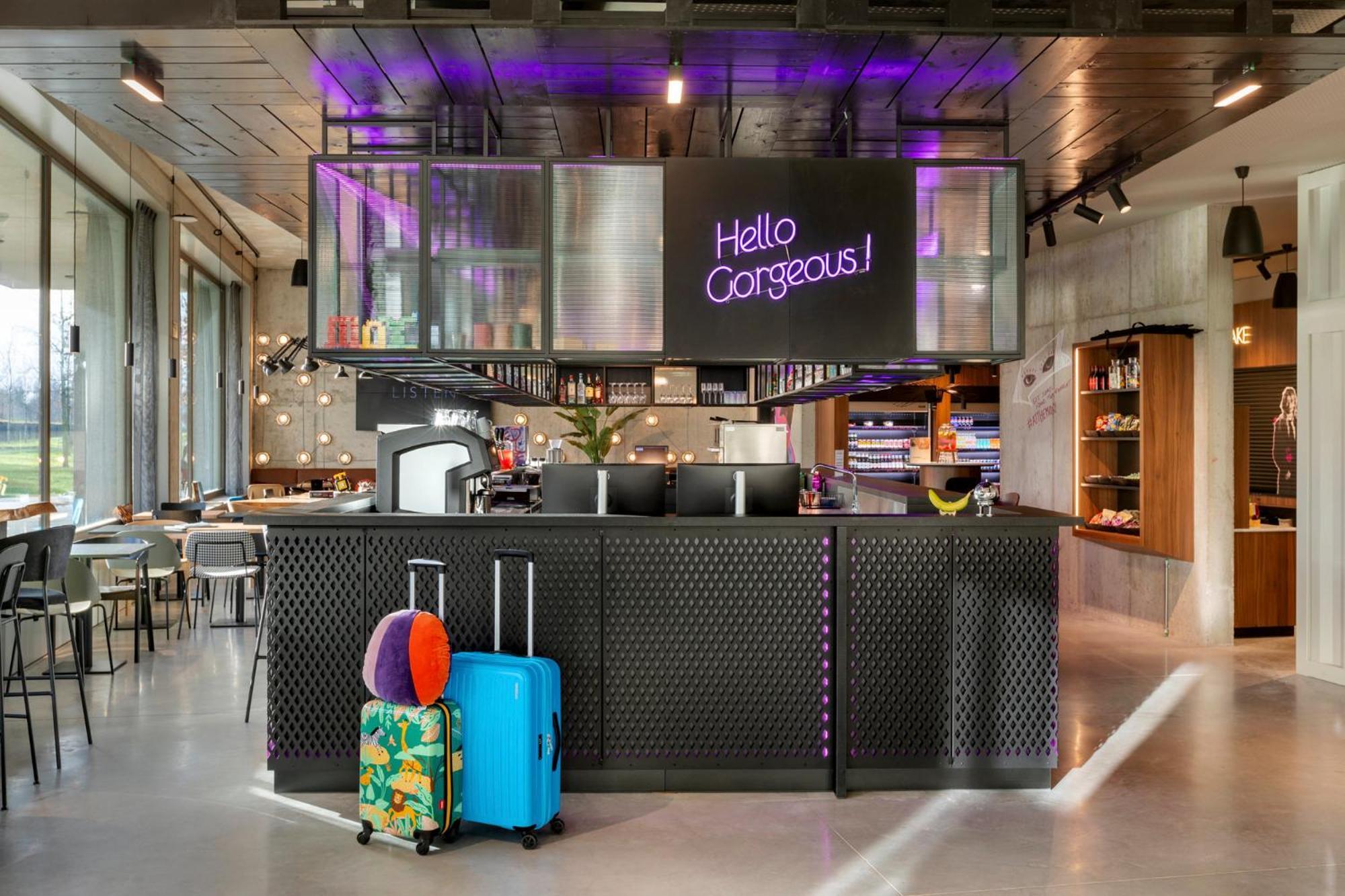 Hotel Moxy *